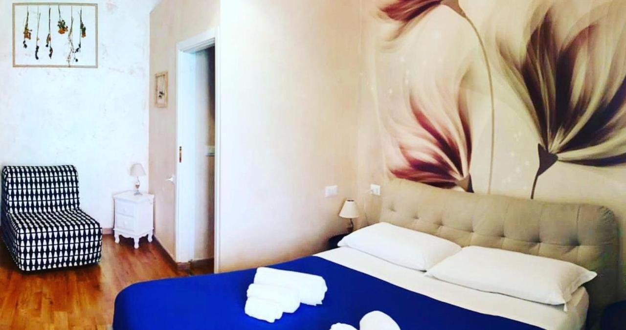 Deluxe Rooms And Chilling Jacuzzi Suite Guesthouse Roma Exterior foto